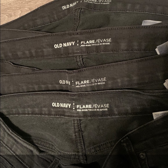 π  Mid-Rise Cropped Flare-Ankle Jeans - Picture 8 of 15